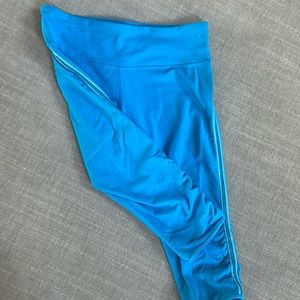 Lululemon size 8 cropped leggings